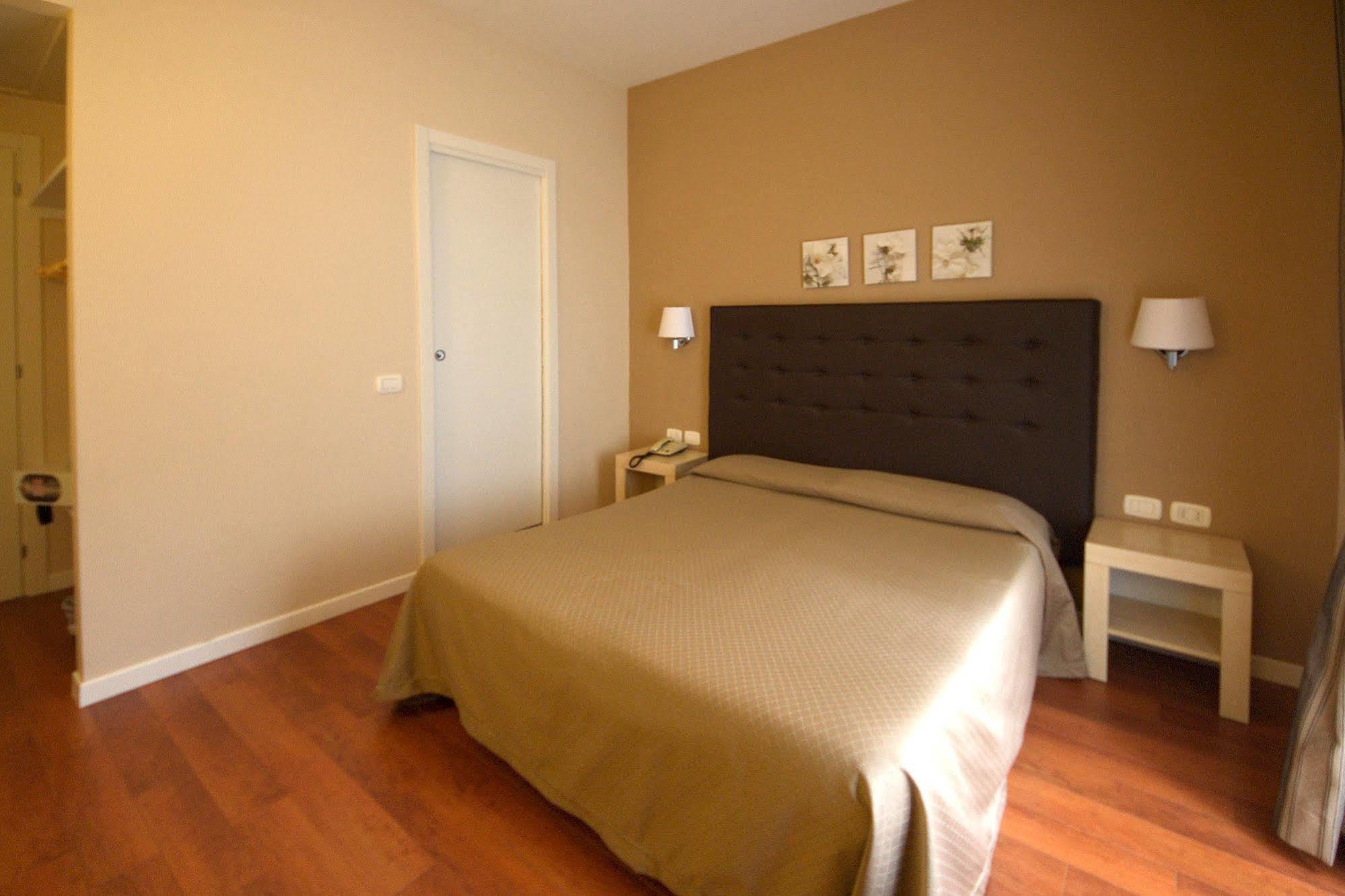 Roma Rooms Colosseum Zewnętrze zdjęcie