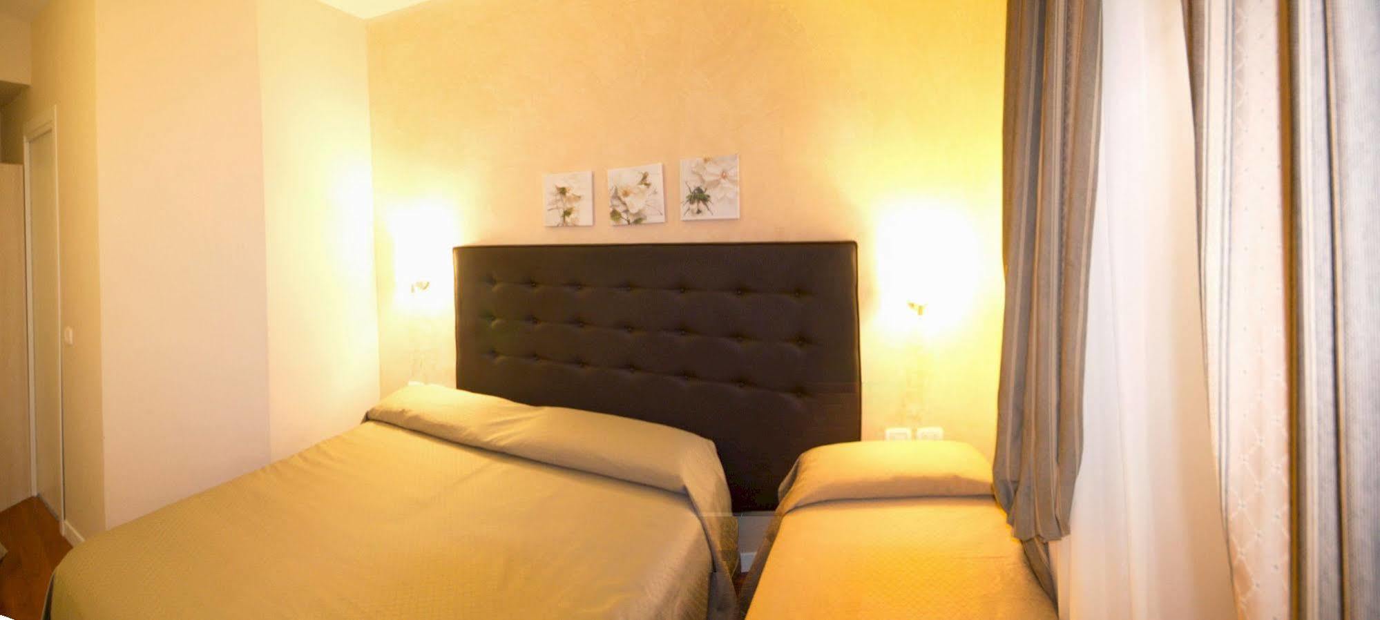 Roma Rooms Colosseum Zewnętrze zdjęcie